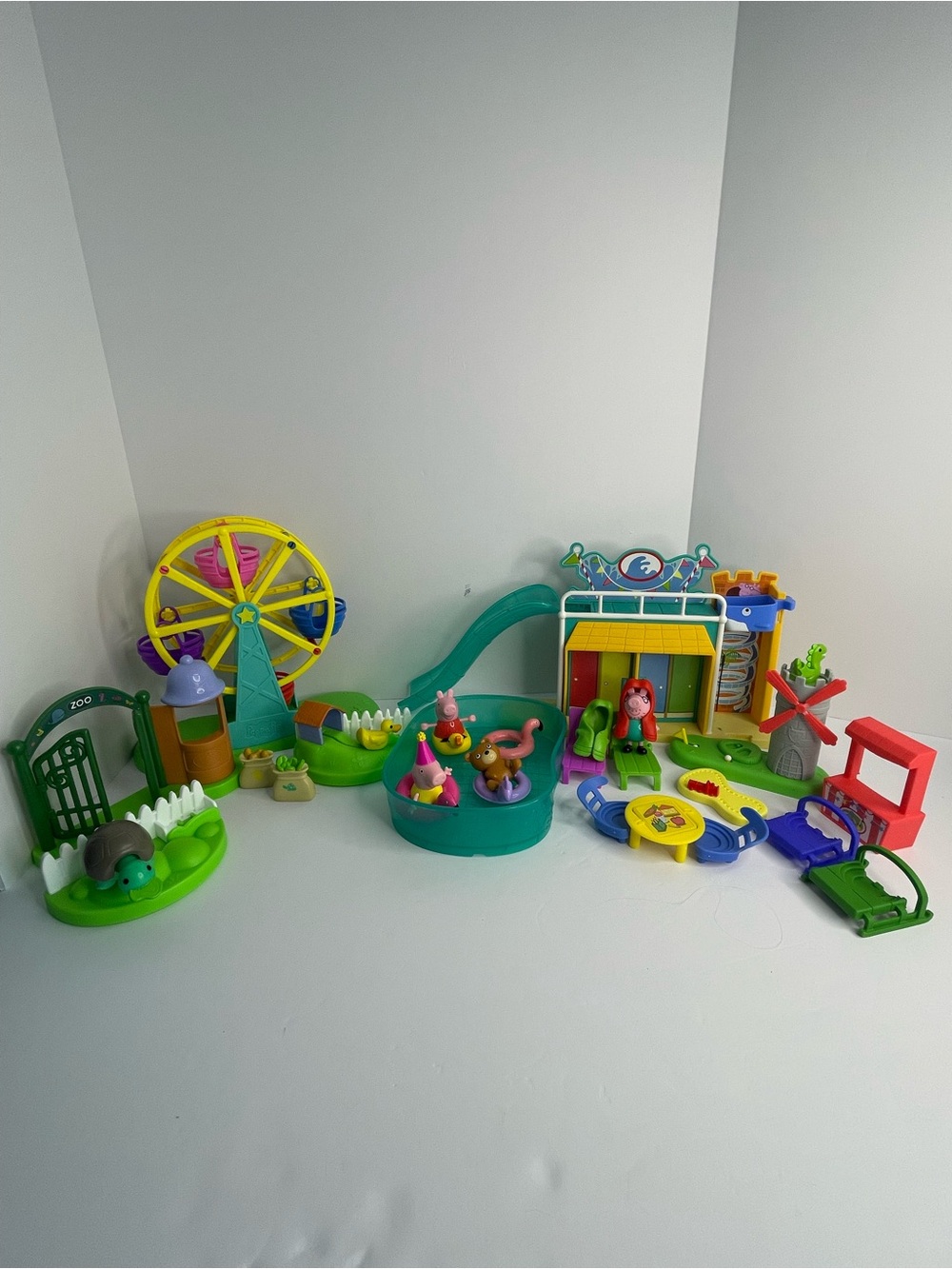 Hasbro Peppa Pig Incomplete Sets 28pc Waterpark Ferris Wheel Golf Zoo Toys
